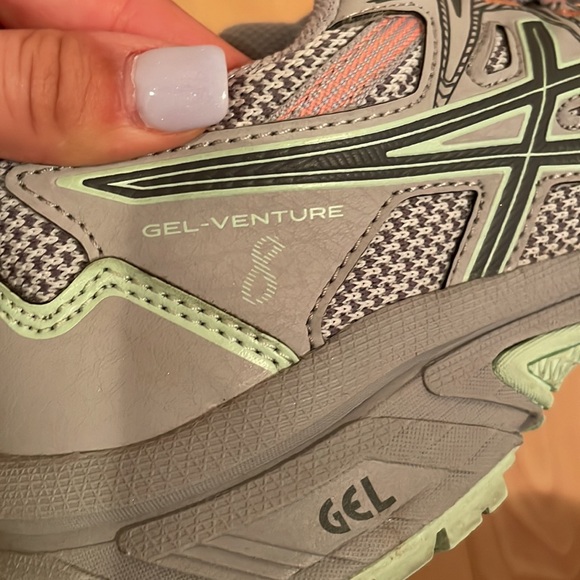 ASICS Running Shoes - Picture 9 of 10